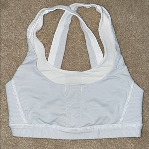 NWOT Lululemon sports bra. Size 4.